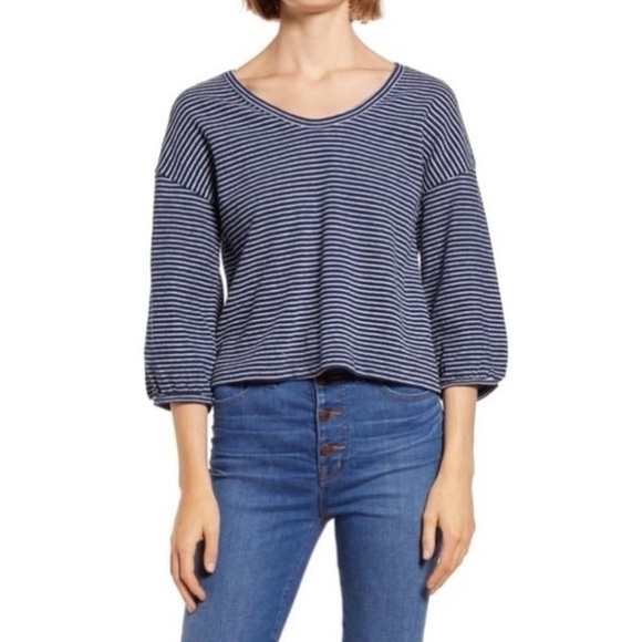 MADEWELL V-NECK BUBBLE-SLEEVE SWEATSHIRT IN BLUE - Picture 1 of 6